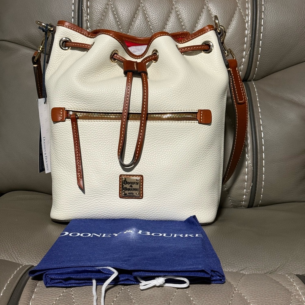 NWT Dooney and Bourke Pebble Grain Drawstring Bag (RARE COLORWAY!!!)